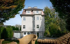 Family Wellhouse Green Garden Direct In Salzburg, Sunny Big Garden, Up To 16 Pax, Bikes For Free, Bbq, Sunbeds, Parking For Free, 15 Min Sound Of Music
